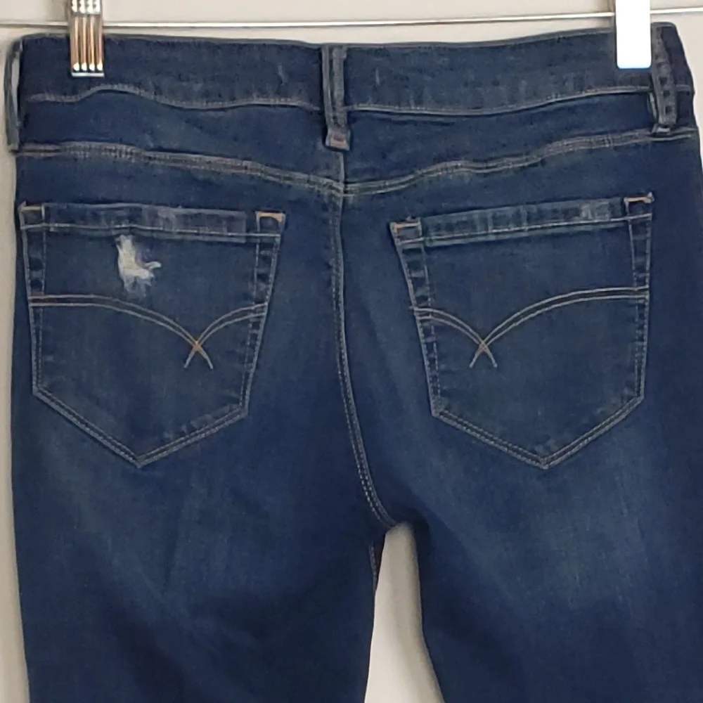 Bullhead slim boot distressed jeans F5